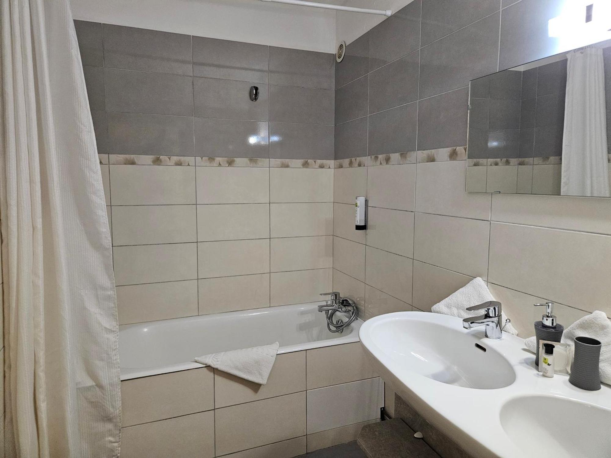 Hotel Le Mont Barral Creyers Εξωτερικό φωτογραφία