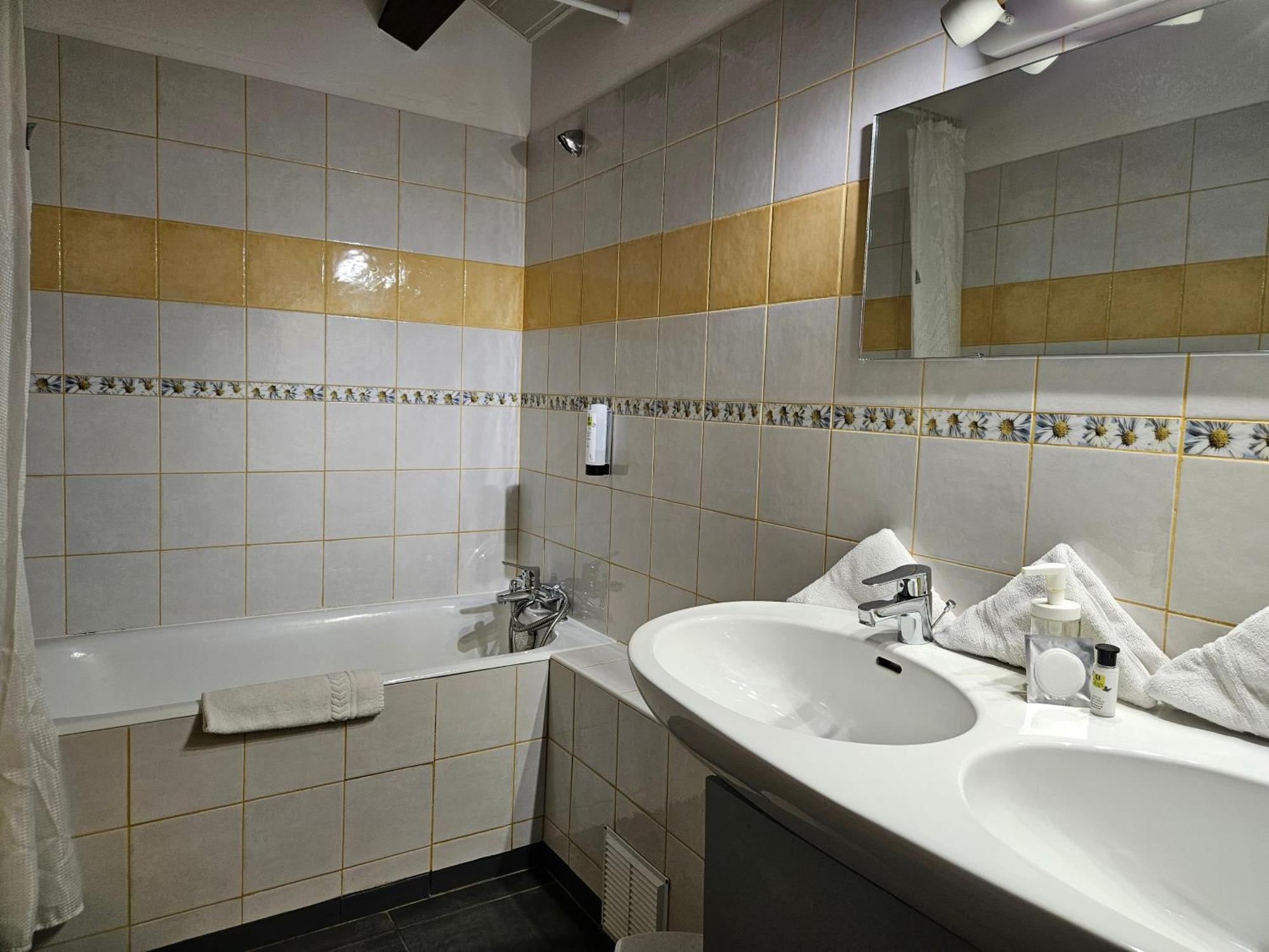 Hotel Le Mont Barral Creyers Εξωτερικό φωτογραφία